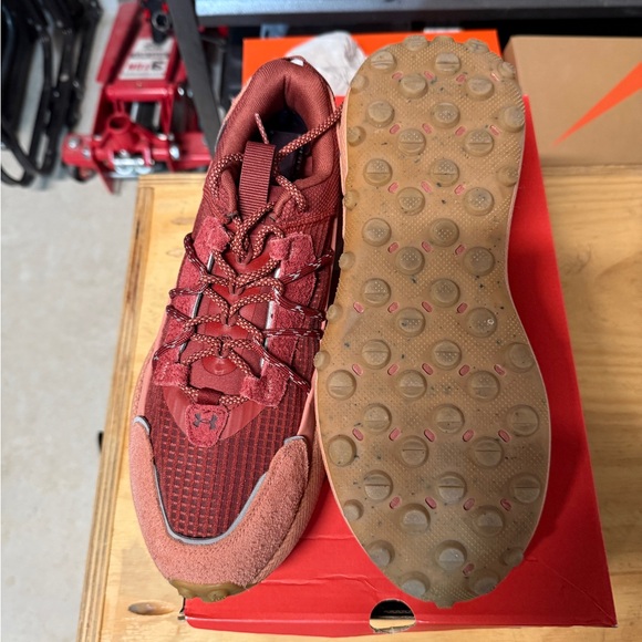 Under Armour Fat Tire Venture Pro, size 11.0 (OPEN TO OFFERS) - Picture 3 of 4